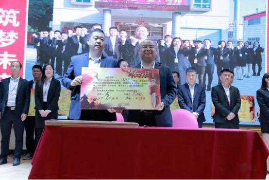 從部隊(duì)到金邦，他用軍人的嚴(yán)謹(jǐn)一路相隨